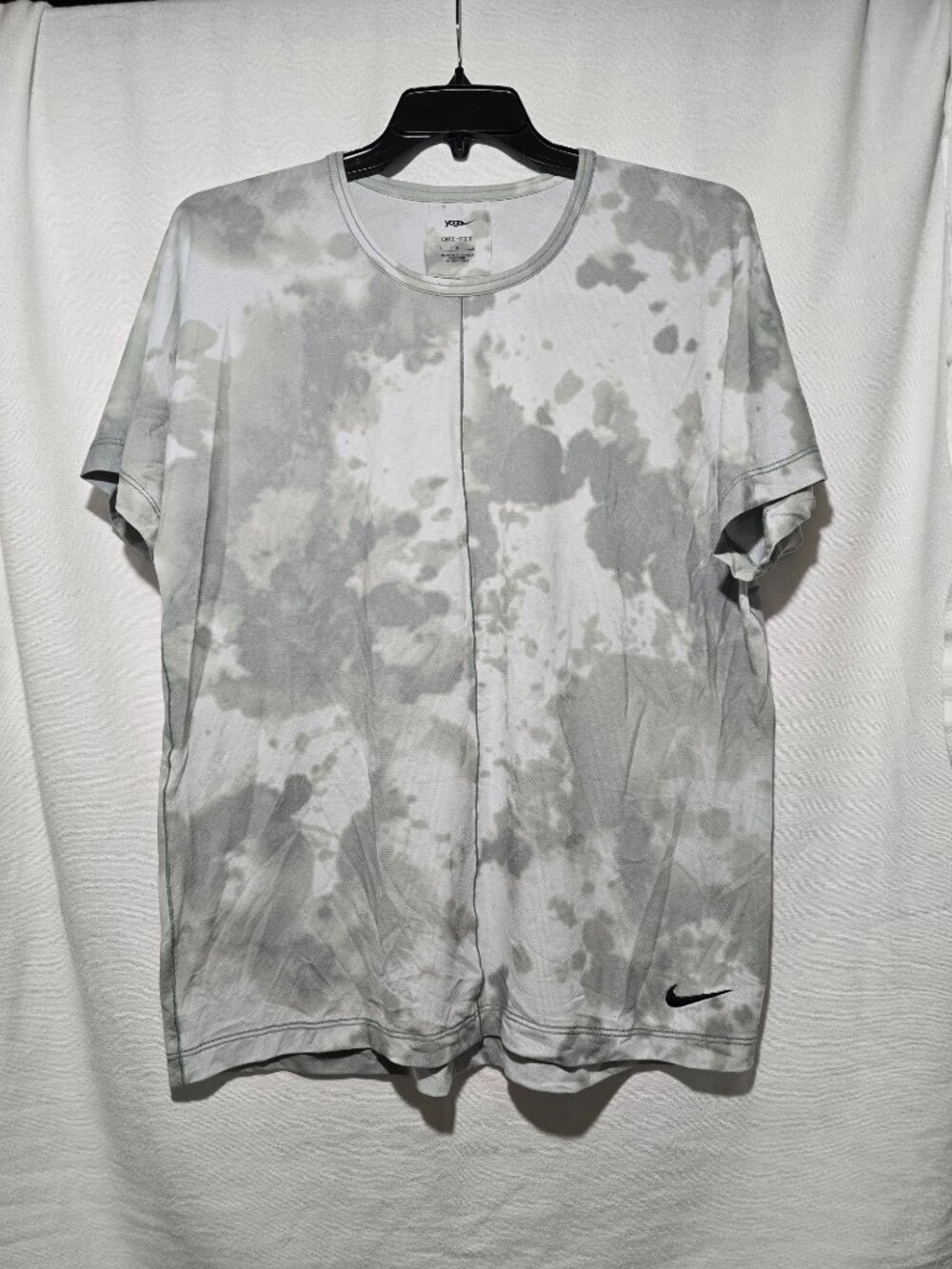 Nike Yoga Dri-FIT Men's Mica Green Tie Dye Short-Sleeve Top Size Large GUC